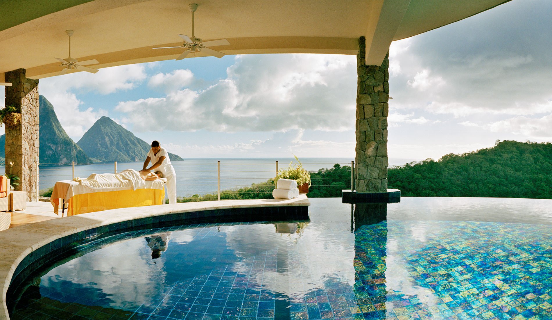 Hôtel de luxe Jade Mountain resort 5 étoiles Sainte-Lucie caraïbes piscine à débordement
